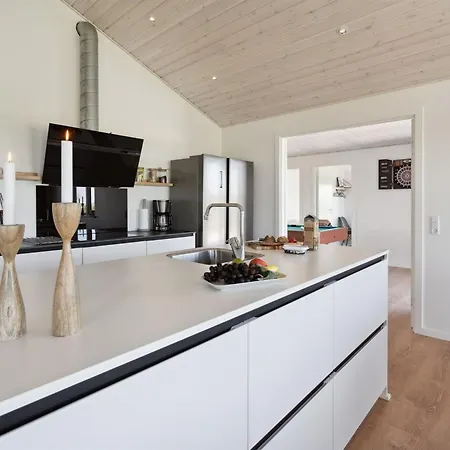 Hébergement de vacances Ika - 450m From The Sea By Interhome
